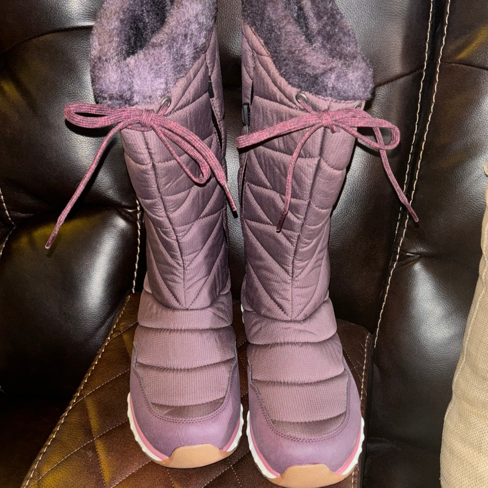 L.L. Bean Women's Quilted Winter Boots - Plum